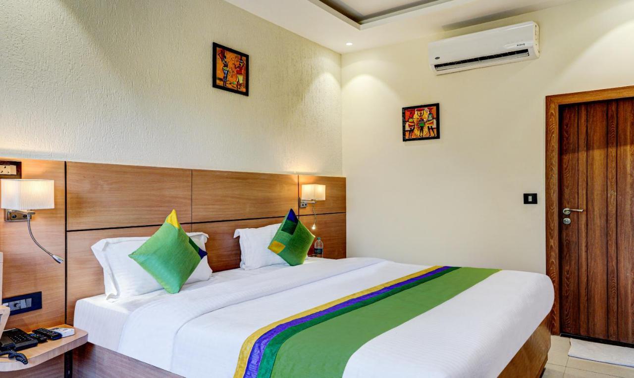 Hotel Sun Grand Dehradun Exterior photo