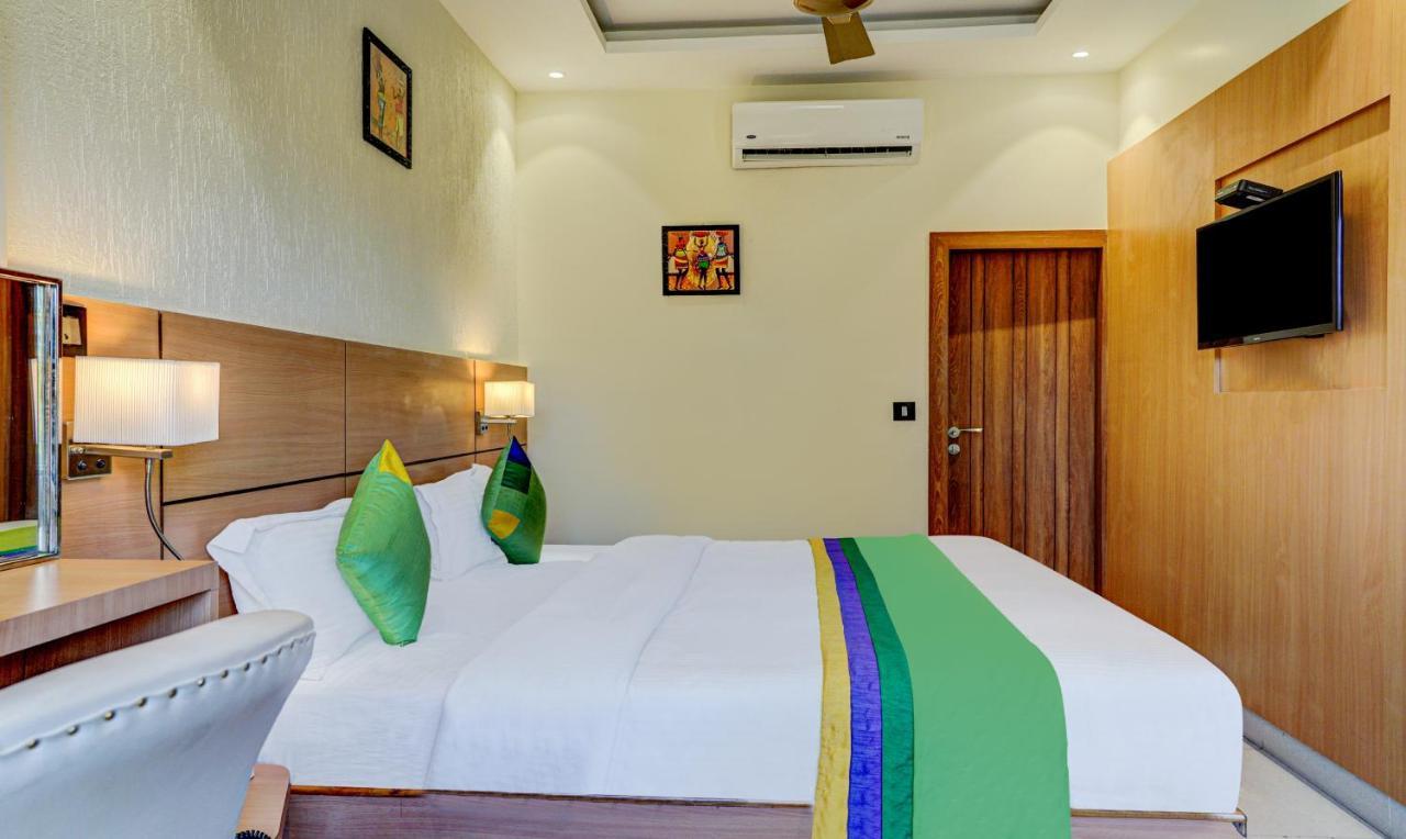 Hotel Sun Grand Dehradun Exterior photo